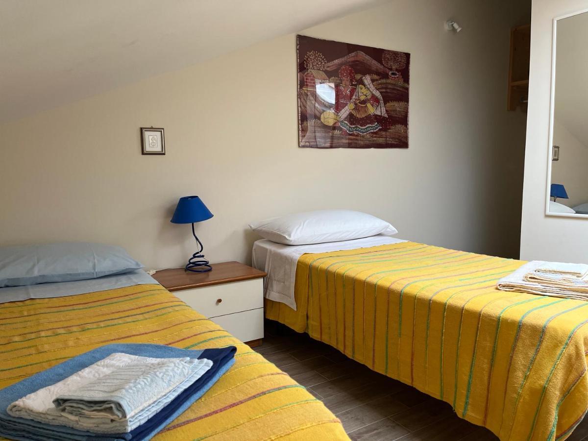 Ferienwohnung Yellow House Fiumefreddo di Sicilia Exterior foto